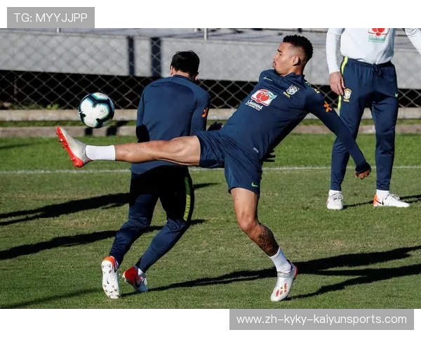 足球训练中的小组合作与配合技巧